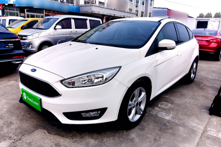 福特 福克斯 2017款 两厢 1.6L 自动舒适型智行版车身外观1