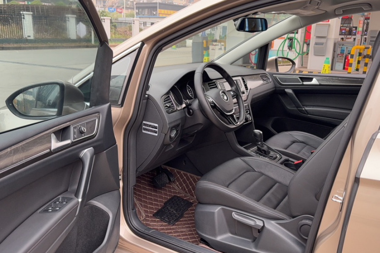 大众 高尔夫·嘉旅 2016款 230TSI 自动豪华型中控内饰7006