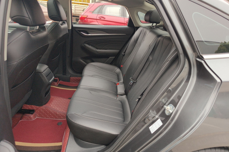 长安 逸动 2021款 PLUS 1.6L GDI 手动豪华型中控内饰21