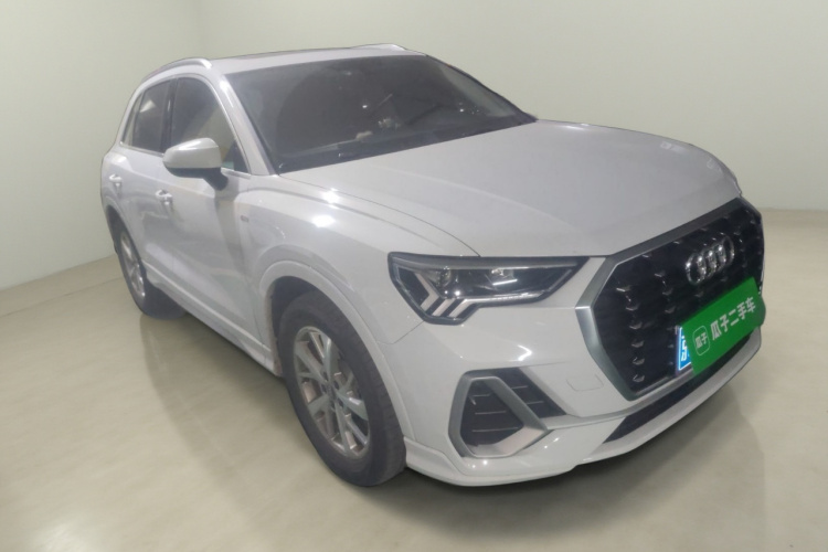 奥迪Q3 2019款 35 TFSI 进取动感型车身外观3
