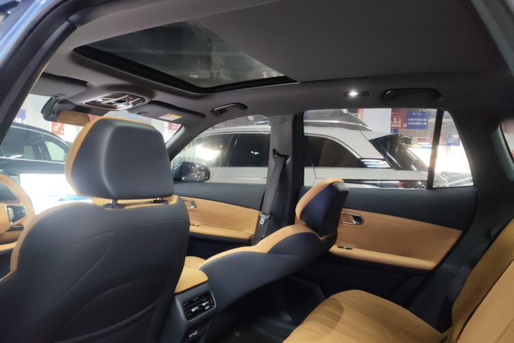 吉利银河 银河星舰7 EM-i 2025款 120km 领航版中控内饰22