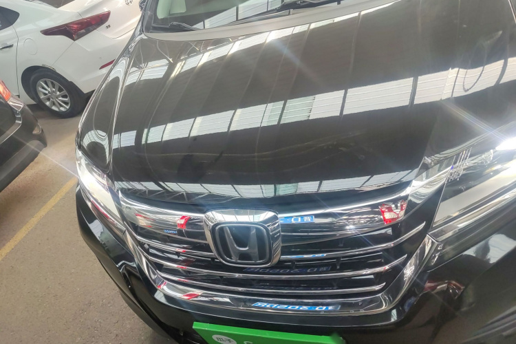 本田 艾力绅 2016款 2.4L 至尊版车身外观2