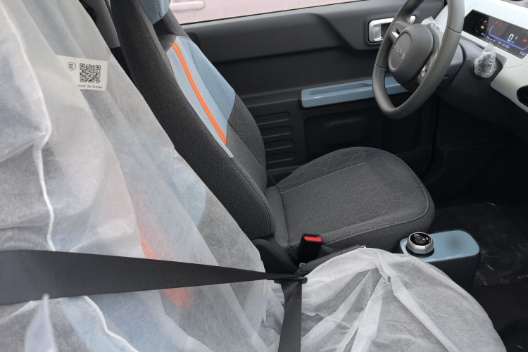 吉利银河 2024款 熊猫mini 200km 耐力熊中控内饰7004