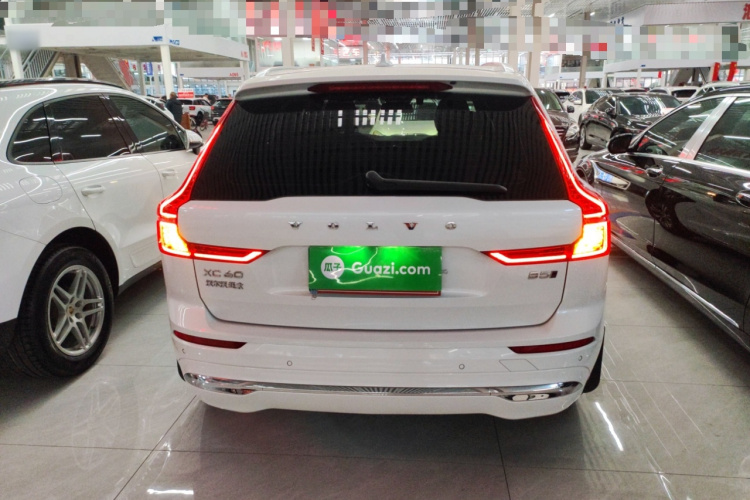 沃尔沃XC60 2023款 B5 四驱智逸豪华版车身外观6