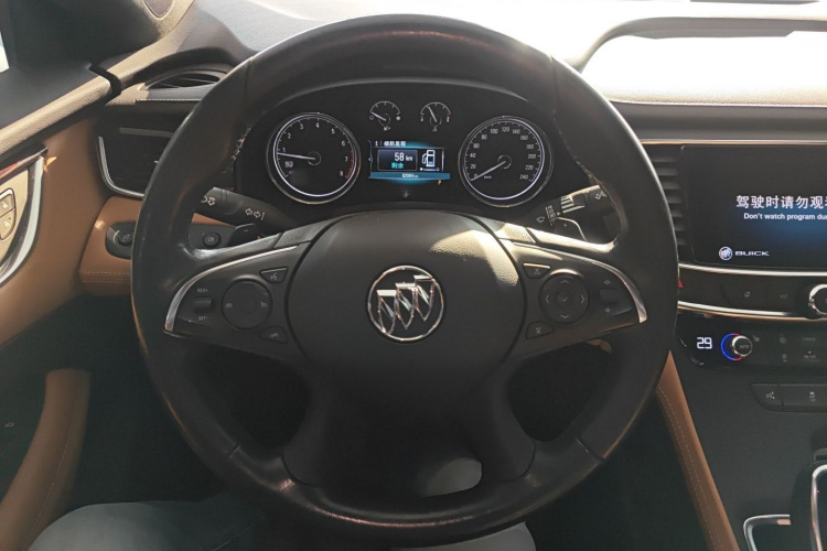 别克 君越 2018款 28T 精英型中控内饰13