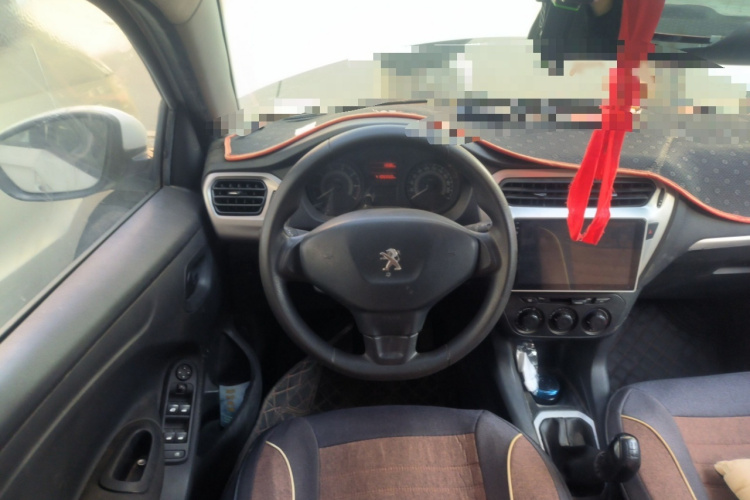 标致301 2016款 1.6L 手动舒适版局部细节13