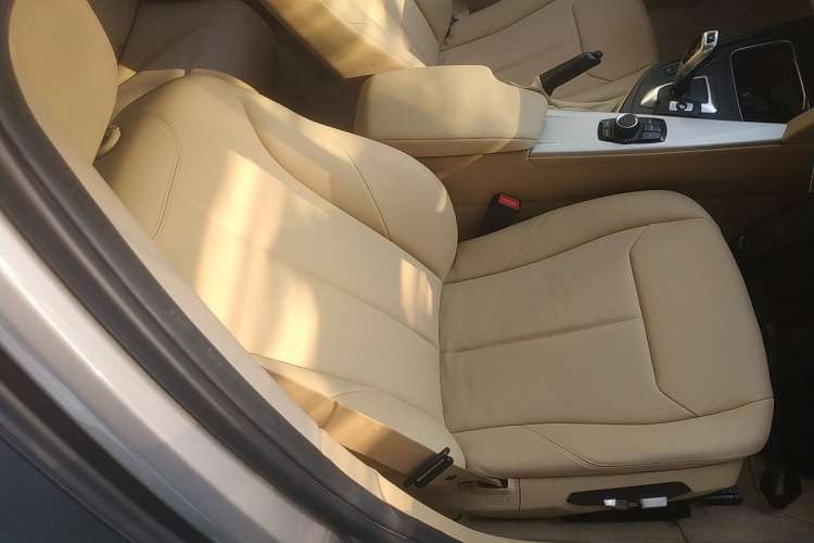 宝马3系 2016款 320Li 进取型局部细节41