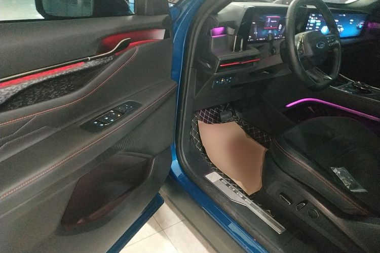 福特 2023款 锐界L 2.0T EcoBoost E混动四驱七座 STLine中控内饰7003