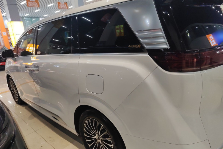 腾势D9 2022款 DM-i 970 四驱尊荣型车身外观4