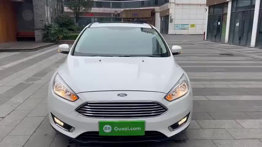 福特 福克斯 2017款 三厢 EcoBoost 180 自动精英型实拍1