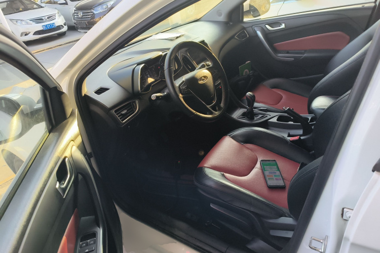 奇瑞 艾瑞泽5 2017款 SPORT 1.5T 手动豪华版中控内饰7003