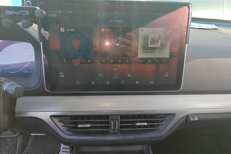 比亚迪 唐新能源 2018款 DM 2.0T 全时四驱智联创领型 7座 国V局部细节16