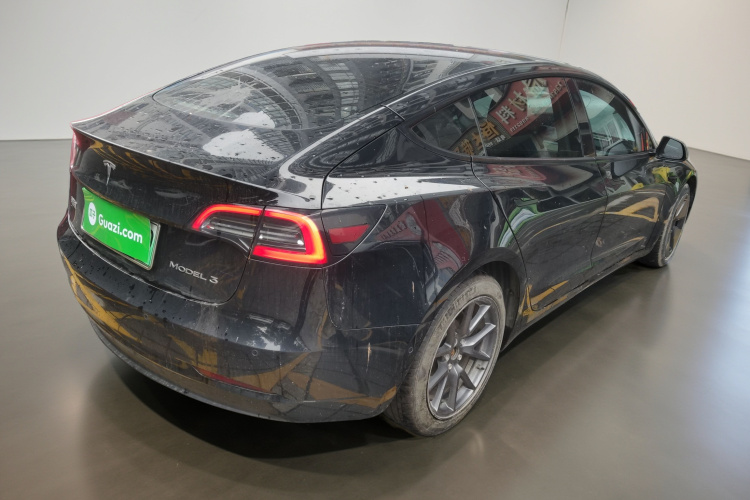 特斯拉 Model 3 2022款 后轮驱动版车身外观7