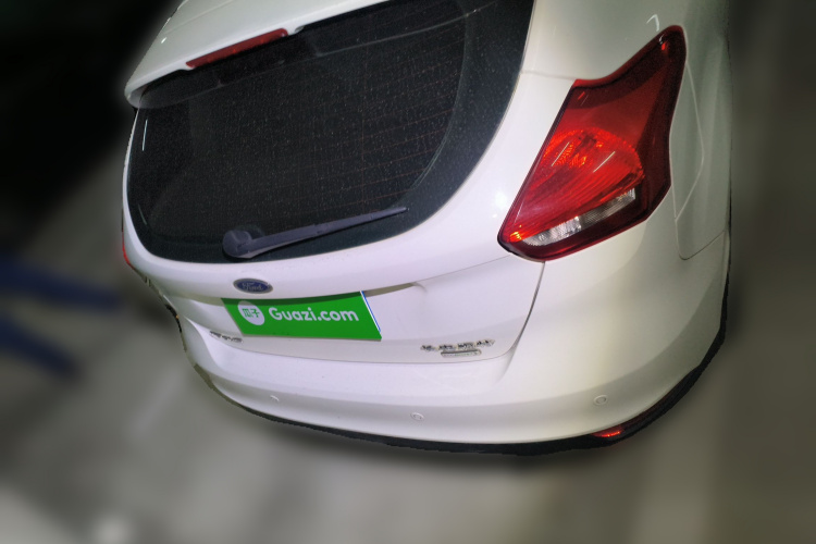 福特 福克斯 2015款 两厢 EcoBoost 180 自动精英型车身外观6