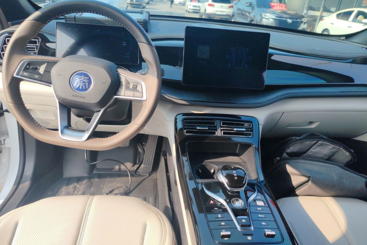 比亚迪 秦PLUS 2024款 荣耀版 DM-i 55KM领先型中控内饰12