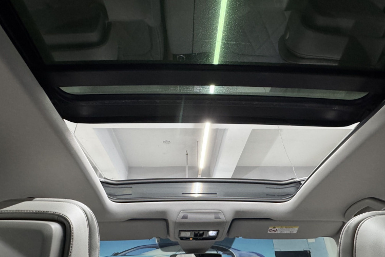 大众 途昂 2022款 530 V6 四驱尊崇旗舰版中控内饰7010