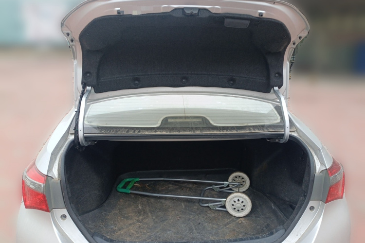 丰田 卡罗拉 2017款 改款 1.2T S-CVT GL中控内饰23