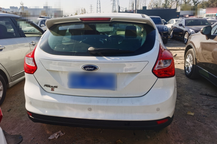 福特 福克斯 2012款 两厢 2.0L 自动豪华运动型车身外观6005