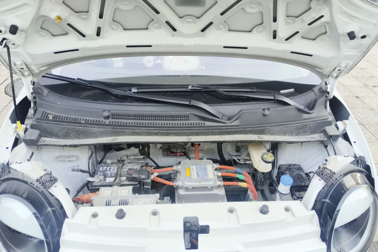 长安启源 长安Lumin 2022款 210km 香甜款机舱底盘24