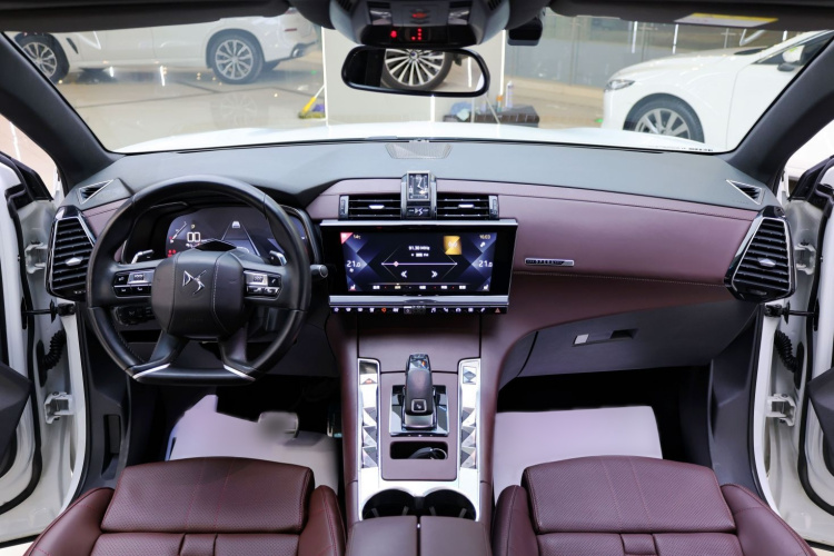 DS 7 2018款 45THP 歌剧院版中控内饰7003