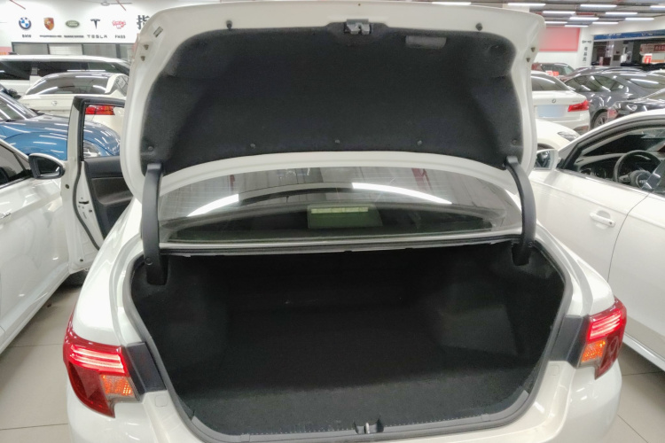 丰田 锐志 2013款 2.5V 菁锐版局部细节23