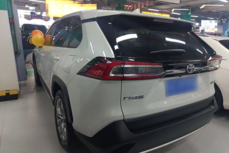 丰田 威兰达 2021款 2.0L CVT两驱豪华版车身外观4