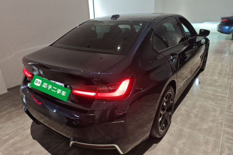 宝马i3 2024款 eDrive 40 L 曜夜套装车身外观6005