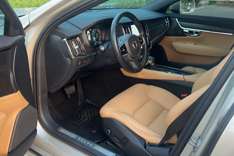 沃尔沃V90 2019款 Cross Country T5 AWD 智远版 国V中控内饰7003