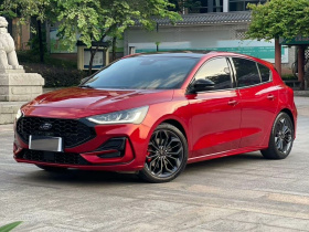 福特 福克斯 2022款 两厢 EcoBoost 180 自动ST Line