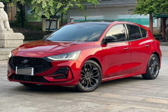 福特 福克斯 2022款 两厢 EcoBoost 180 自动ST Line
