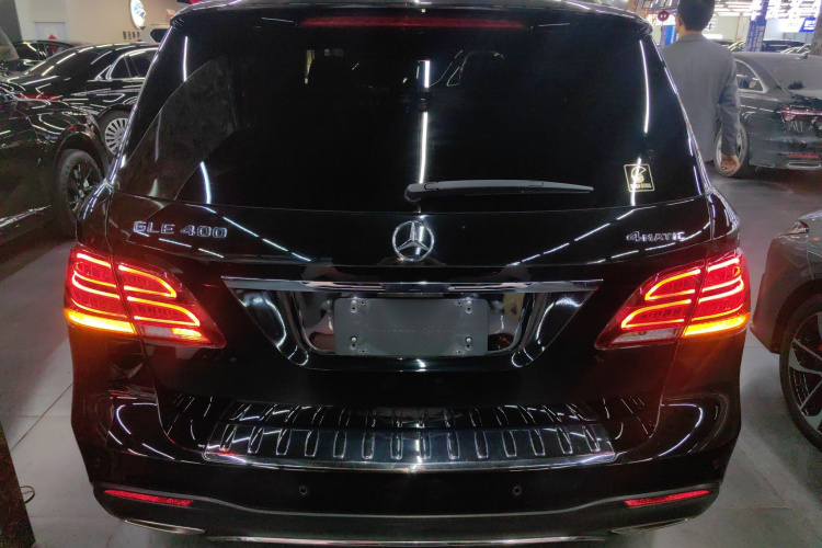奔驰GLE 2019款 GLE 400 4MATIC 臻藏版车身外观6004