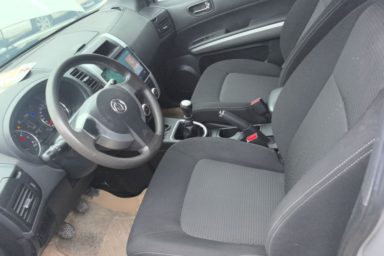 东风风度MX6 2015款 2.0L 手动两驱领航版中控内饰19