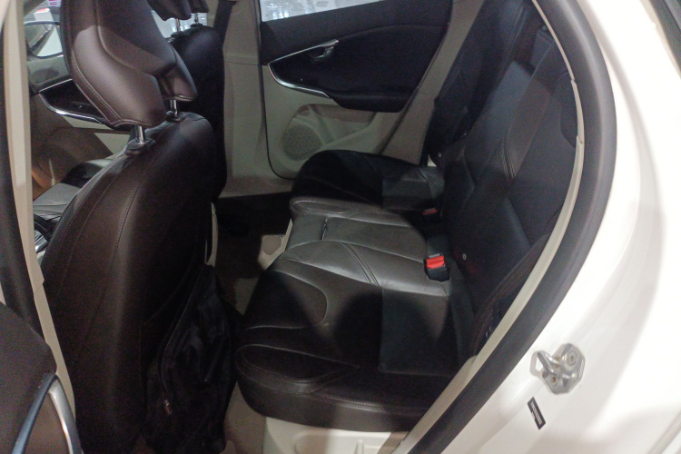 沃尔沃V40 2016款 T3 智逸版中控内饰21