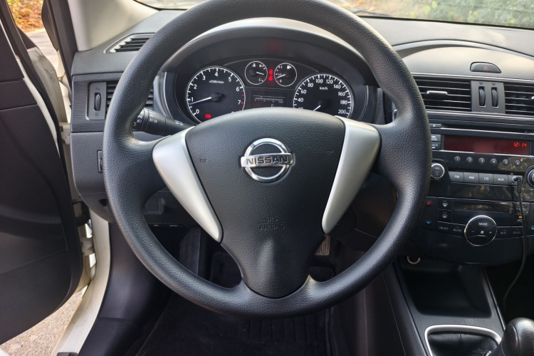 日产 骐达TIIDA 2014款 1.6L 手动智能型中控内饰7004