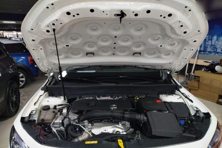 奔驰GLB 2023款 GLB 220 动感型局部细节24