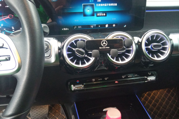 奔驰GLB 2023款 GLB 220 动感型局部细节16