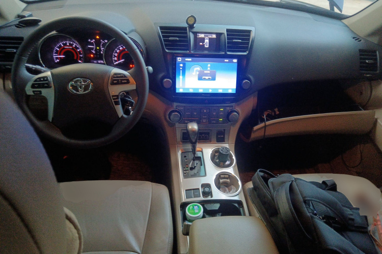 丰田 汉兰达 2012款 2.7L 两驱7座豪华版中控内饰12
