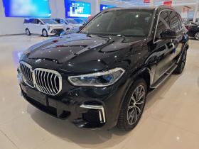 宝马X5 2022款 改款 xDrive 30Li 尊享型M运动套装