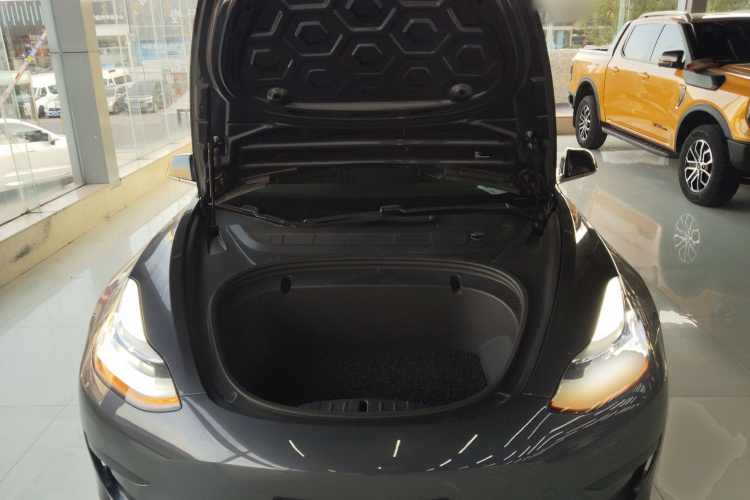 特斯拉 Model 3 2020款 改款 标准续航后驱升级版机舱底盘24