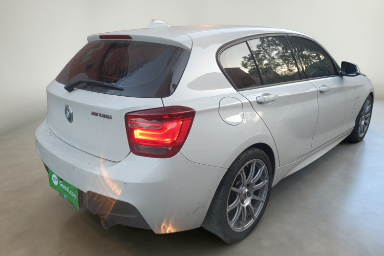宝马1系(进口) 2013款 改款 M135i 5门版车身外观7