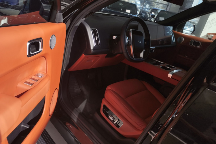 理想汽车 理想L9 2022款 Max中控内饰7003