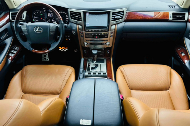 雷克萨斯LX（平行进口）中控内饰7001