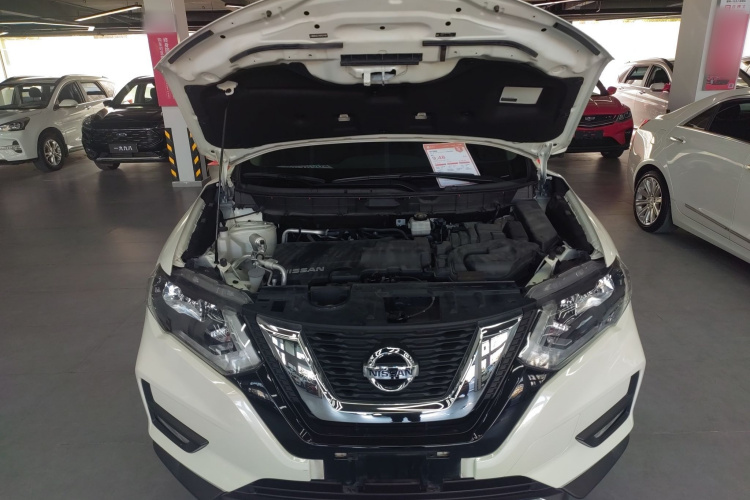 日产 奇骏 2021款 2.0L CVT 2WD XL ITS舒适纪念版机舱底盘24