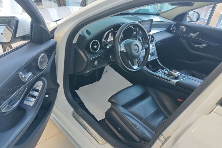 奔驰C级 2018款 C 180 L 时尚型运动版中控内饰20