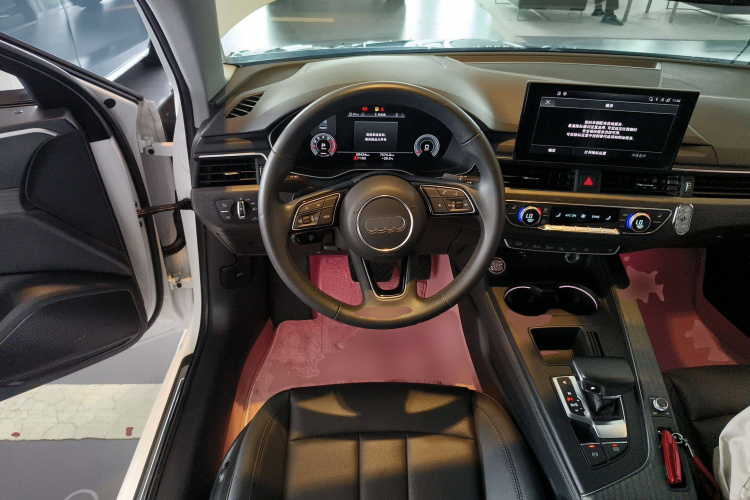奥迪A4L 2022款 40 TFSI 豪华致雅型中控内饰13