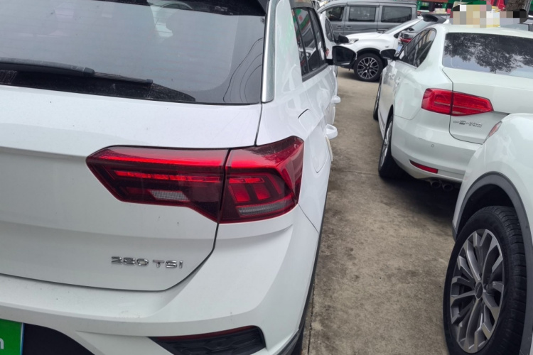 大众 T-ROC探歌 2020款 280TSI DSG两驱舒适型车身外观9