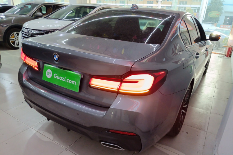 宝马5系(进口) 2021款 525i M运动套装车身外观7