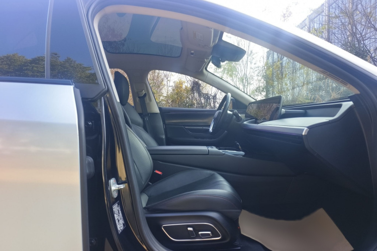 小鹏P7 2021款 480N中控内饰7009