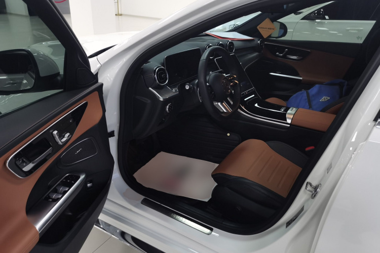 奔驰C级 2023款 改款 C 200 L 运动版中控内饰20