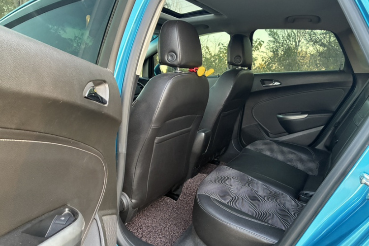 别克 英朗 2013款 XT 1.6L 自动时尚版中控内饰7002